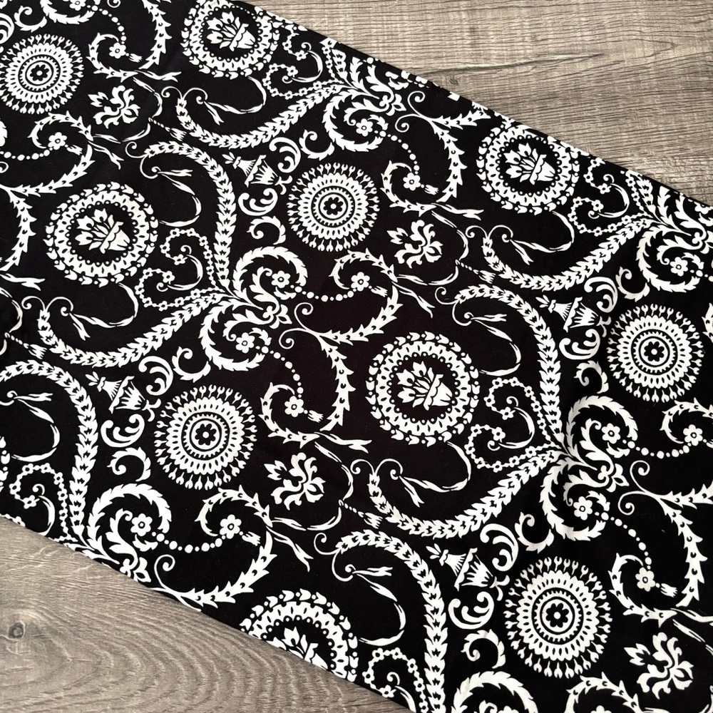 Rare ✨Black & White Floral Swirl Ornate Fabric